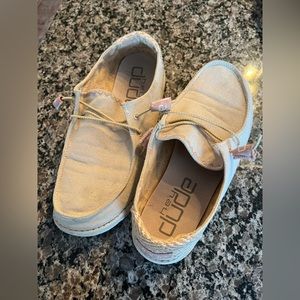 Hey dude canvas shoes